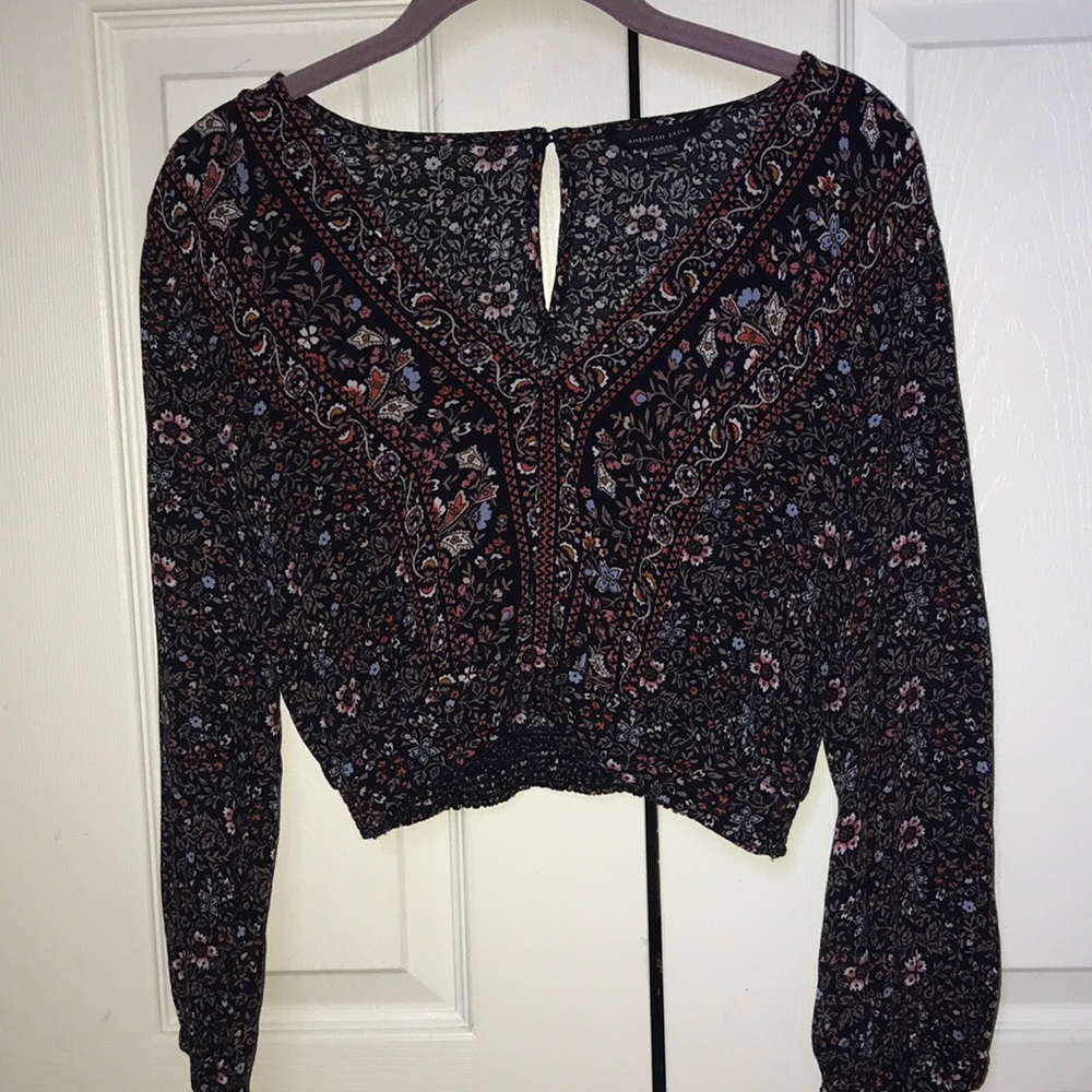 American Eagle floral cropped long sleeve